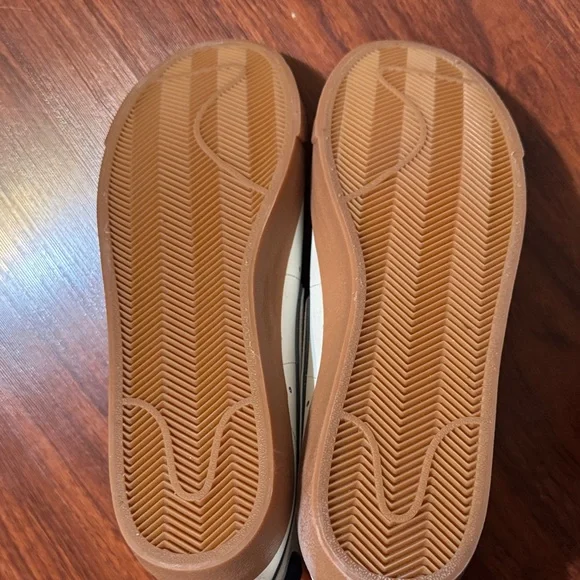 Nike High-Tops Blazer Mid 77 Premium  with Navy Gum Sneakers - Picture 8 of 8